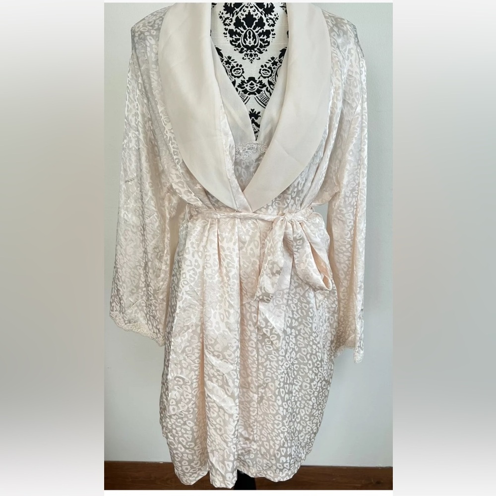 Jones New York Lingerie Chemise Robe Peach Animal Print